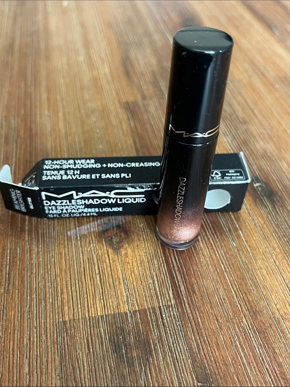 MAC Cosmetics Dazzleshadow Liquid in Beaming Brightly